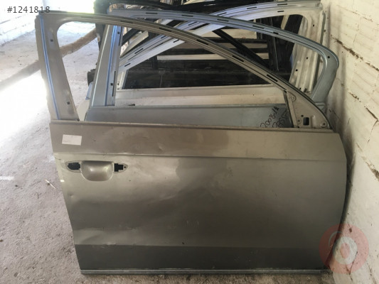 VOLKSWAGEN PASSAT SAĞ ÖN KAPI VE TÜM ORJİNAL ÇIKMA PARÇALAR