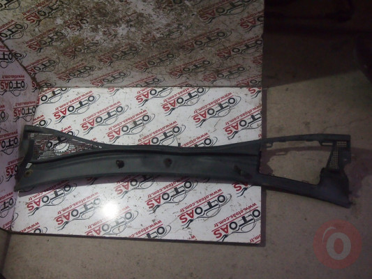 Renault Kangoo Ön Cam Izgarası 7700304885