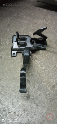 AUDİ A4 KAPUT MANDALI
