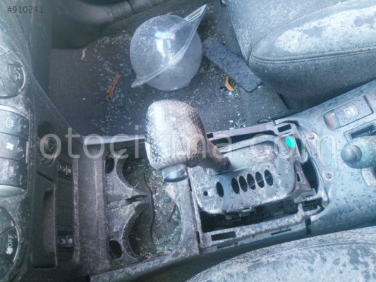 2006 TOYOTA RAV 4 2.0 BENZİNLİ ORİJİNAL VİTES KONSOLU.
