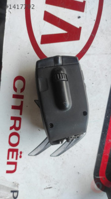 25552 3796R Renault Fluence radyo kumanda paneli