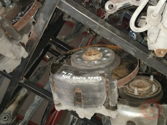 Skoda Super B sol aks taşıyıcı