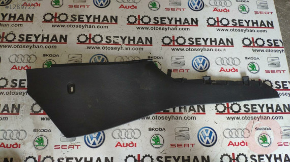 1K1863045 vw golf 6 orta konsol sol yan kaplama