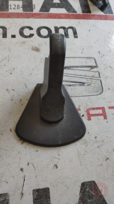 8P0886197 vw golf 6 jetta arka koltuk sabitleme kapağı