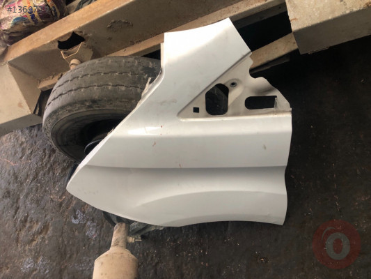 Ford Transit Custom Sol Ön Çamurluk Beyaz Hatasız