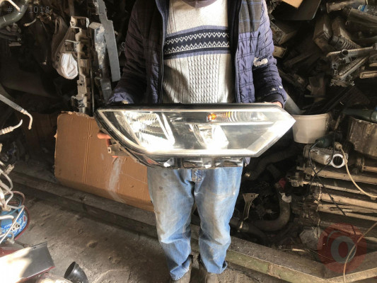 2017 passat sağ far oto çıkma parça