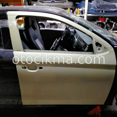 Peugeot 301 sağ ön kapı