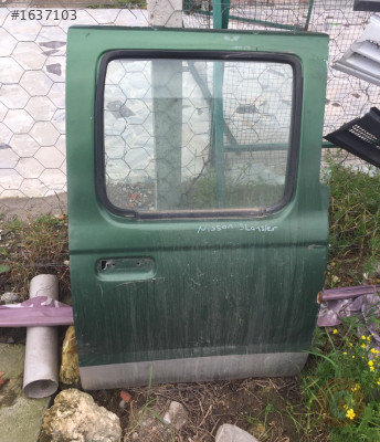 Nissan skystar sağ arka kapı
