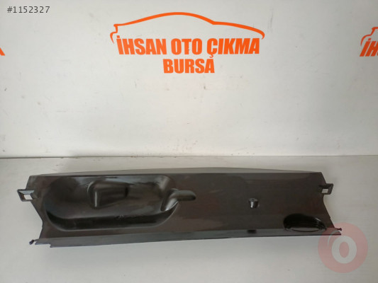 Megane 3 radyatör üst plastik  214769986r
