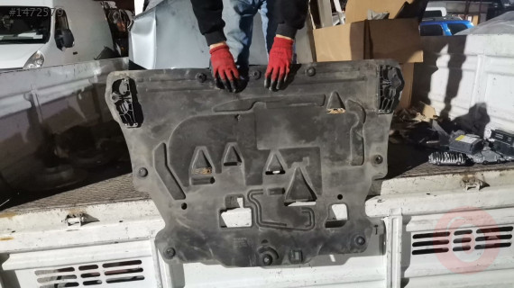 VOLVO V40 MOTOR ALT MUHAFAZA ÇIKMA ORİJİNAL
