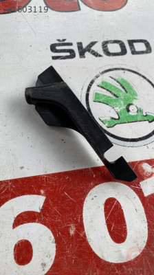 8V0955845C audi a3 2020 kaput silecek hortumu tutucu