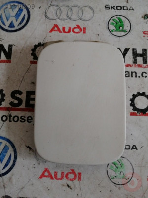 6K5809905A volkswagen polo classic dış depo kapağı