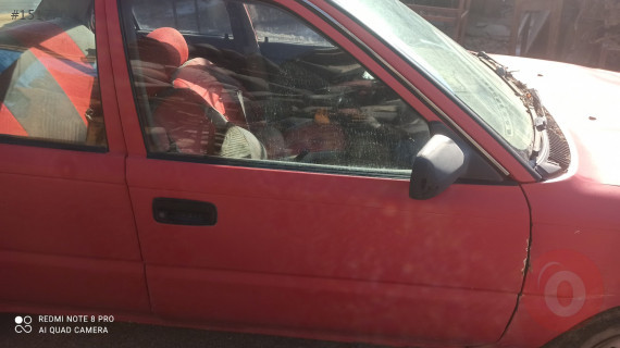 Toyota Corolla fındık kasa sağ on kapı
