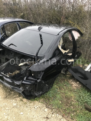 BMW E90 3.20 KESME SAĞ ARKA ÇAMURLUK GÜÇMANLAR OTO
