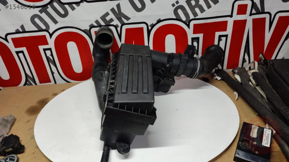 VOLKSWAGEN PASSAT BKP 2.0 HAVA FİLTRESİ ORJİNAL ÇIKMA