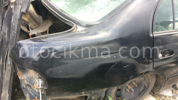 toyota carina kesme sağ arka çamurluk