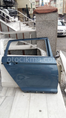 passat variant sağ arka kapı 2015-19 orjinal çıkma parça
