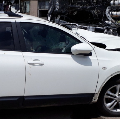 2011 MODEL NİSSAN QASHGAİ KOMPLE SAĞ ÖN KAPI.
