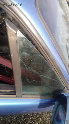 opel calibra çıkma sağ ön kelebek camı