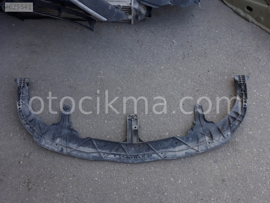 Opel insignia ön tampon alt bariyer plastigi
