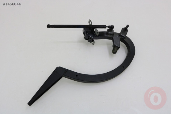 AUDİ A4 16-19 BAGAJ MENTEŞESİ SOL 	8W5827301A