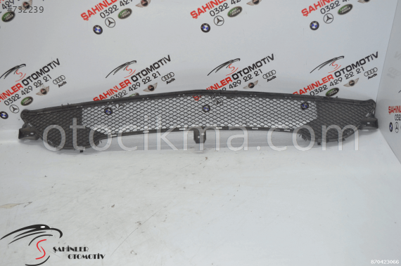 2014 2016 MERCEDES CLA SERISI W117 ÖN TAMPON ORTA IZGARA A11