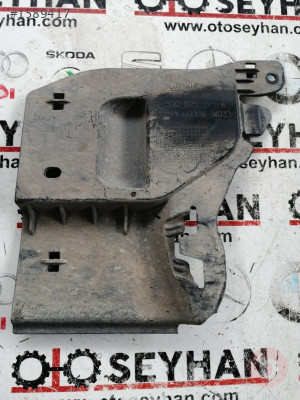 5Q0825271A audi a3 2020 sol alt arka taban muhafaza