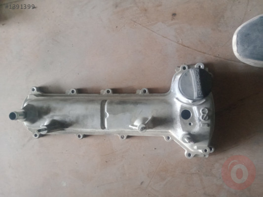 Toyota Corolla Motor Üst Kapak Demiri 2013-2019