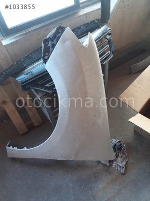 2017 model  clio sembol.sol on çamurluk beyaz