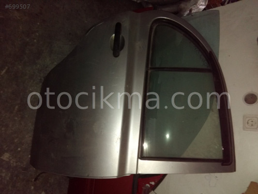 2003 çıkma nissan micra sağ arka kapı