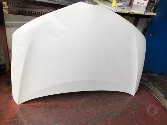 Auris ön kaput çıkma