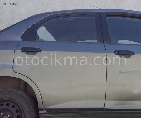 2006 HONDA CİTY ÇIKMA SAĞ TAKIM KAPI KOLU MEVCUTTUR.