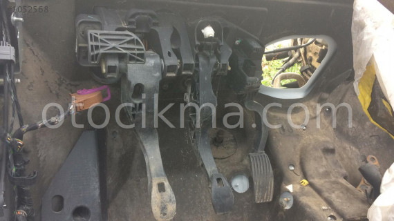 fiat linea 1.3 dizel çıkma pedal takımı