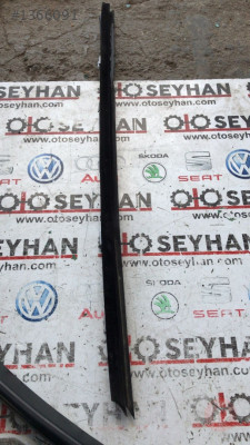 bmw e60 e61 sol ön kapı iç sıyırıcı fitil