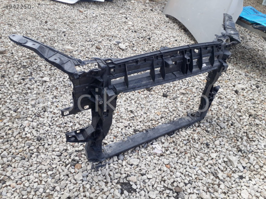 Audi Q2 ön panel