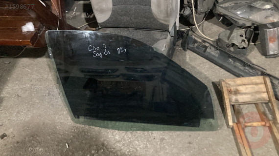 RENAULT CLİO 2 SAĞ ÖN KAPI CAMI