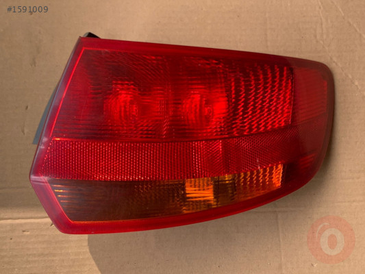 AUDİ A3 SPORTBACK 04-08 STOP LAMBASI SAĞ DIŞ 8P4945096C