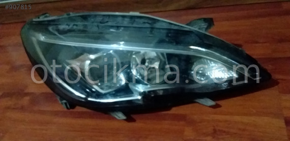 Peugeot  308 far sağ zenonlu merçekli