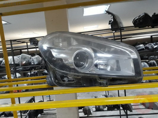 2012 nissan Qashqai sağ far 850 tl