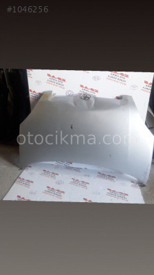 Toyota Yaris motor kaputu