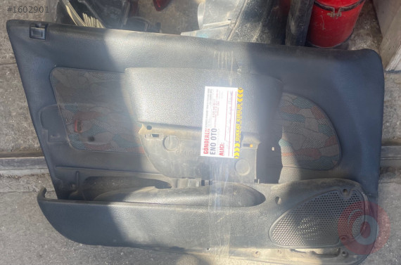 Çıkma Peugeot 106 sol ön kapı döşemesi