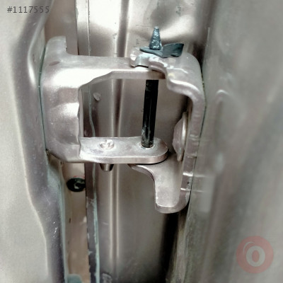 Peugeot 208 kapı menteşe üst
