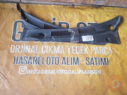 Hyundai Accent Admira Ön Cam Izgarası Hatasız Orjinal Çıkma