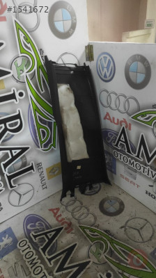 VW PASSAT B7 ARKA SAĞ DİREK BAKALİTİ