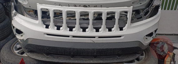 Jeep Compass çıkma ön tampon alt üst