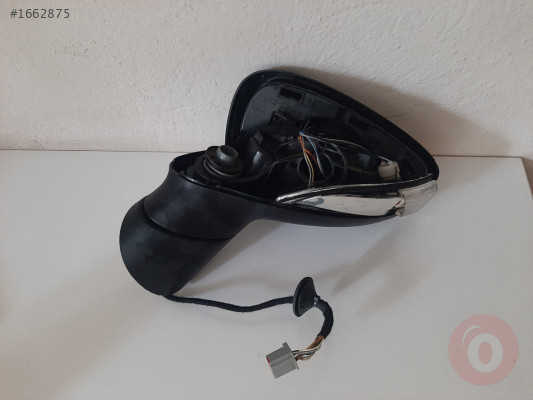 FORD FİESTA CAM GÖVDE ÇIKMA ORİJİNAL E8024704