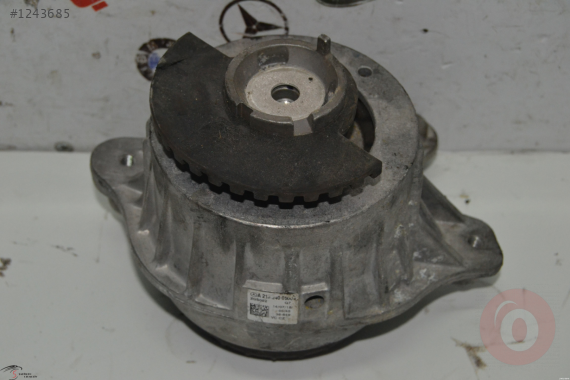 MERCEDES E SERİSİ A213 W213 SOL ÖN MOTOR KULAĞI