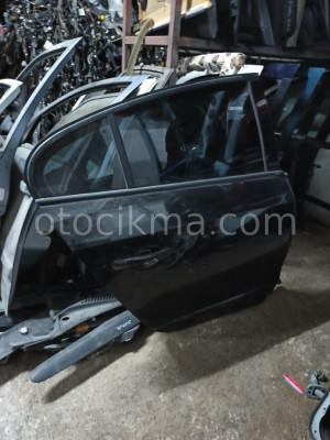 RENAULT FLUENCE SİYAH SAĞ ARKA KAPI