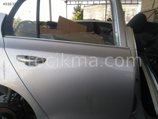 2012VOLKSWAGEN GOLF SAĞ ARKA KAPI