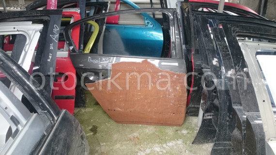 VOLKSWAGEN PASSAT B6 SAĞ ARKA KAPI